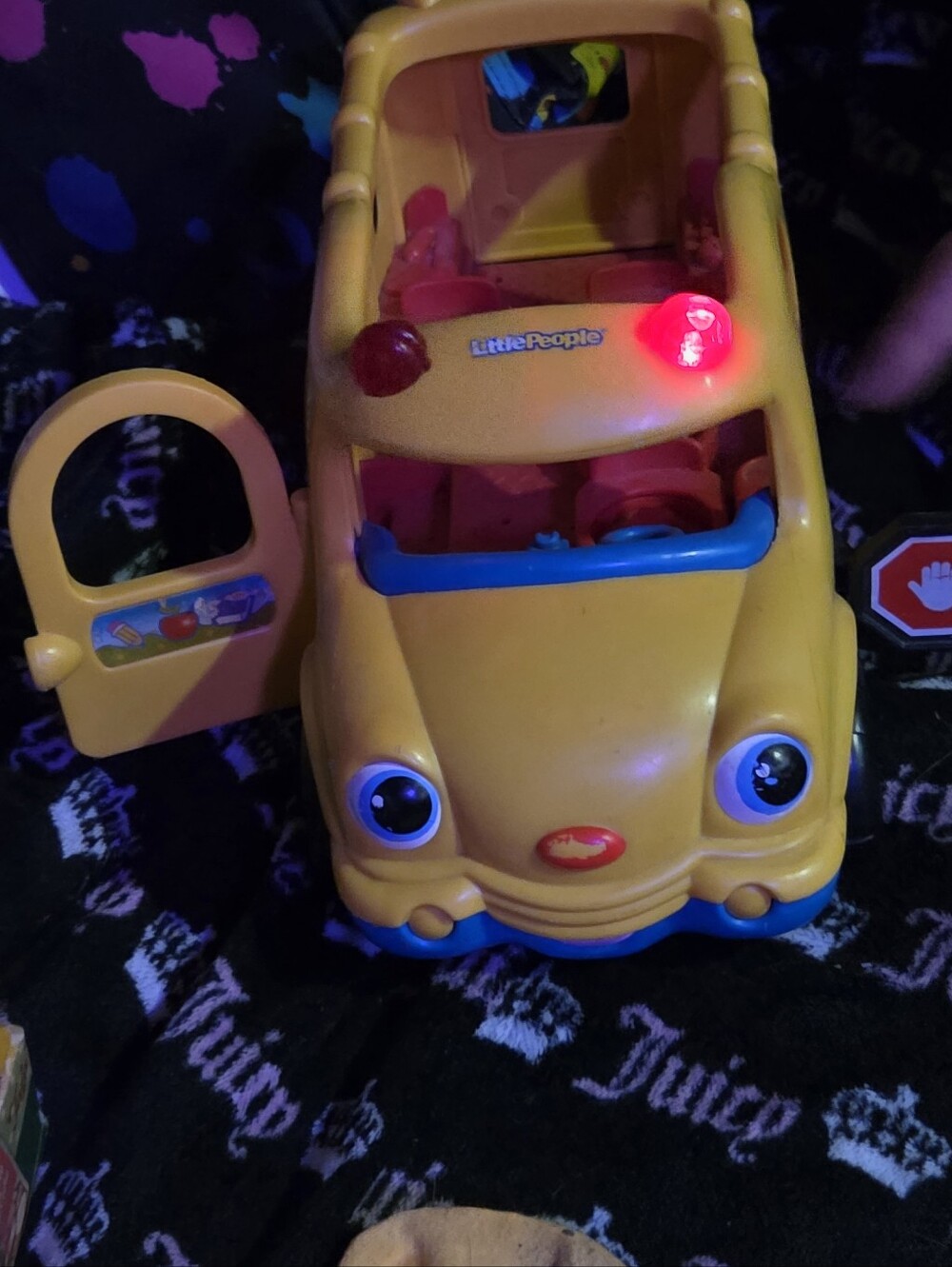 Vintage Fisher Price Little People YELLOW SCHOOL BUS 2005 Lights Sound Music